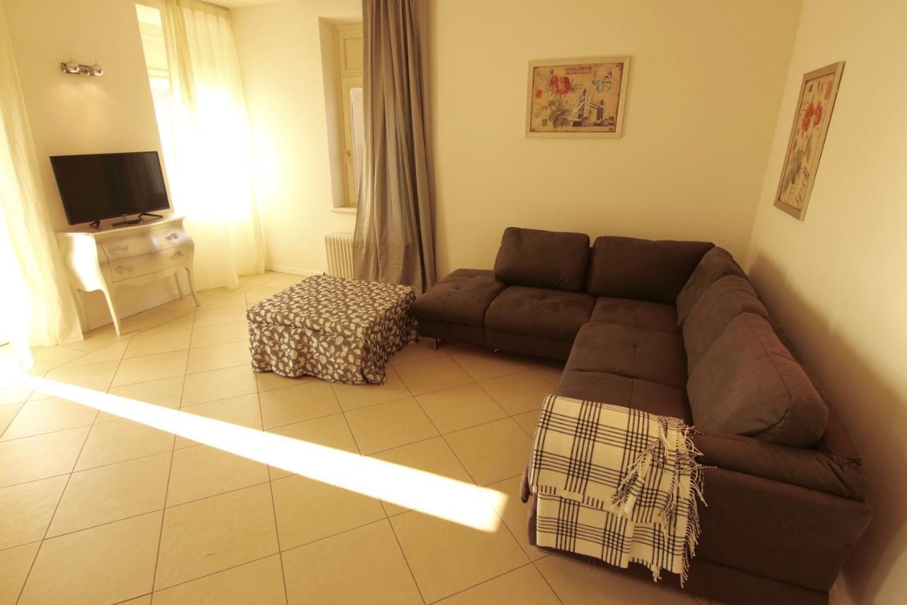 Charmante Apartament Lake Front 马尔切西内 外观 照片