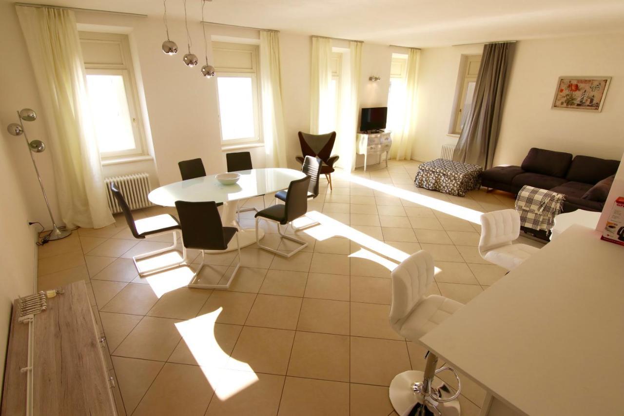 Charmante Apartament Lake Front 马尔切西内 外观 照片