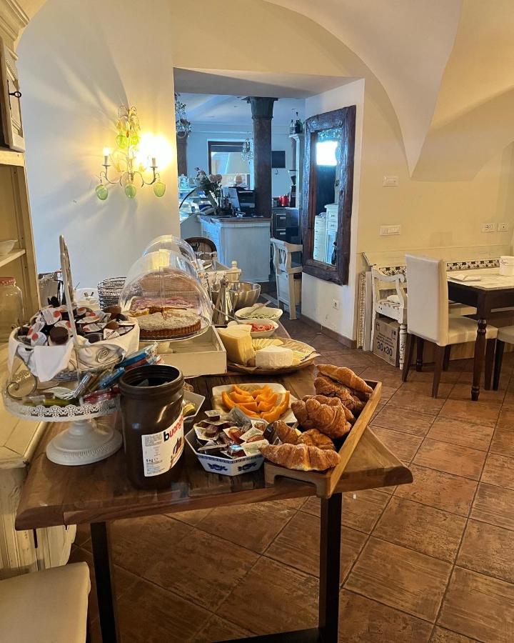 Charmante Apartament Lake Front 马尔切西内 外观 照片
